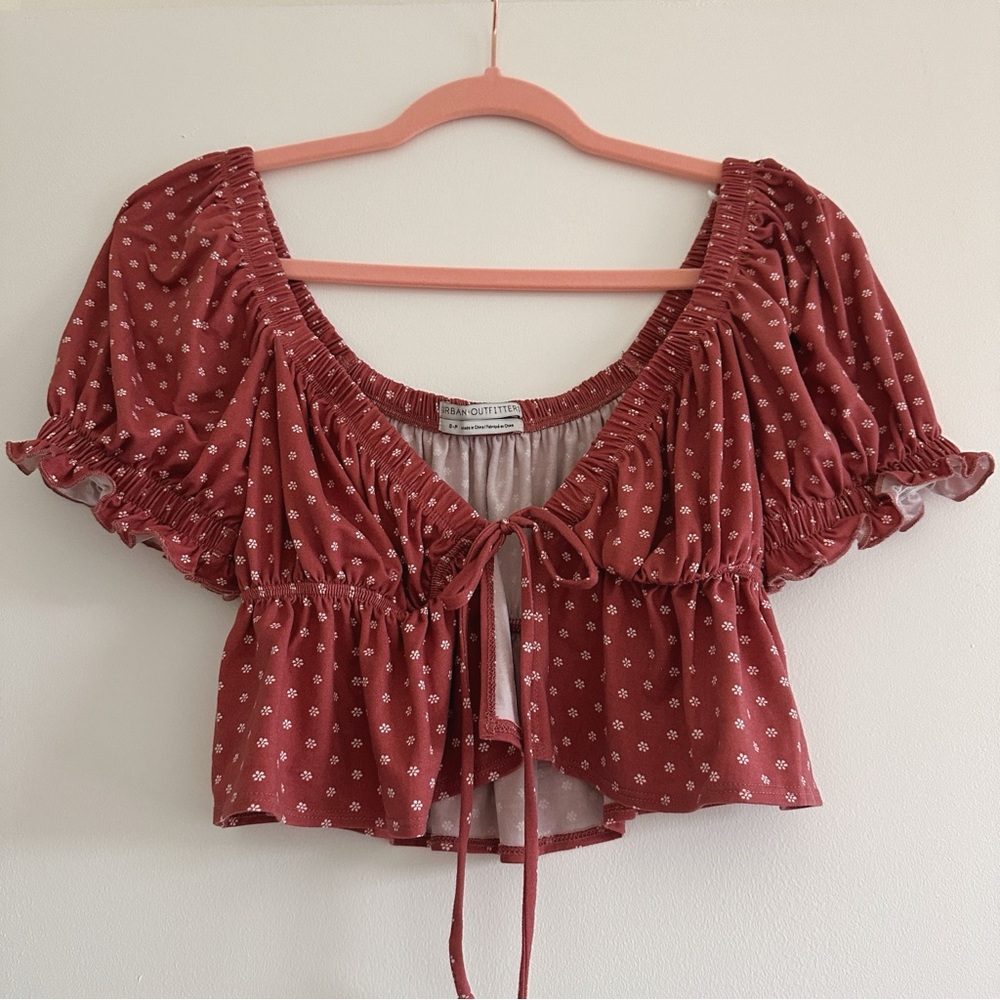 Urban Outfitters berry milkmaid style ditsy flowers crop top — size small
